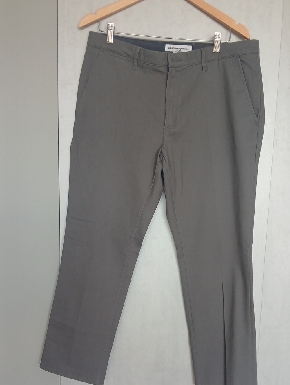 Amazon Essentials Men's Charcoal Gray Chino Pants